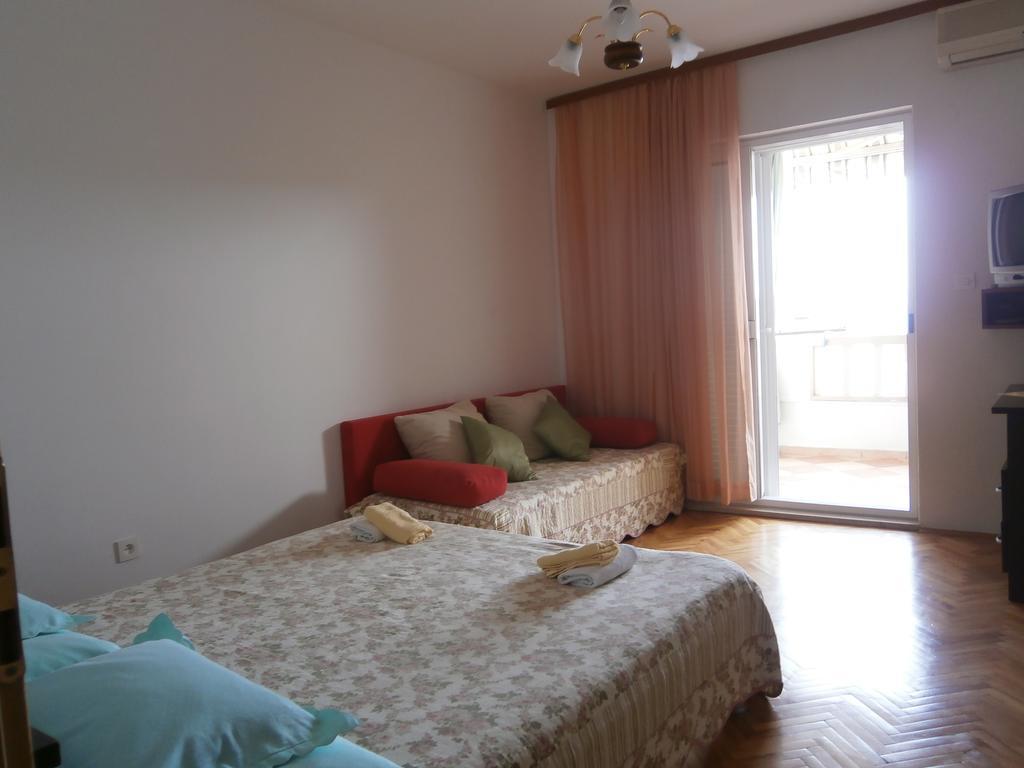Apartmani Smiljana Макарска Екстериор снимка