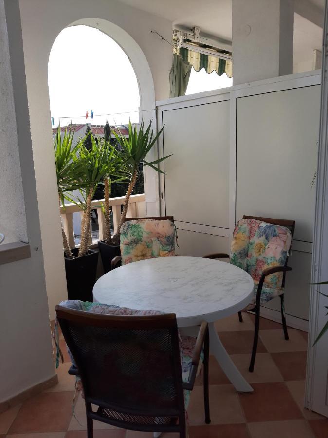 Apartmani Smiljana Макарска Екстериор снимка